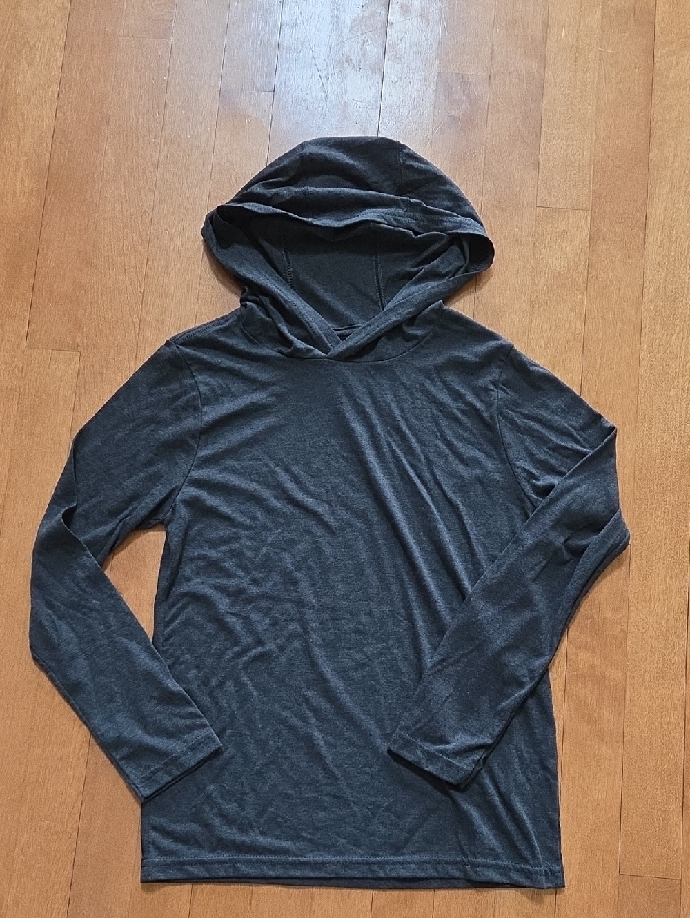 Lot of 6 District Dark Gray Lightweight Hooded Long-Sleeve Shirts Size Med NWOT